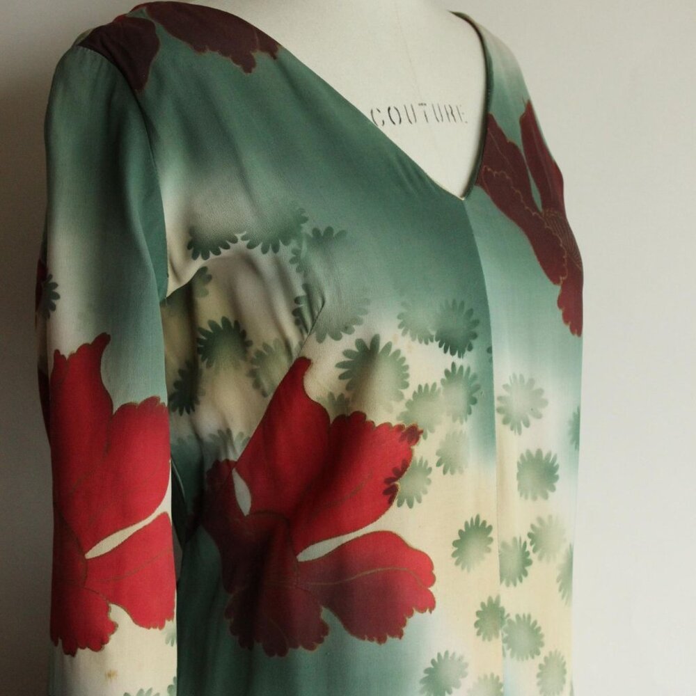 Vintage 1960s Dress, Green and Red Asian Rayon Maxidress with Iris Floral Print - Picture 5 of 10